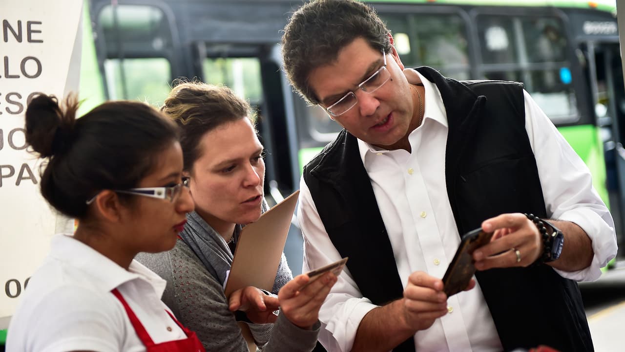 Sospechan de fraude en las firmas de apoyo a candidatos independientes en México