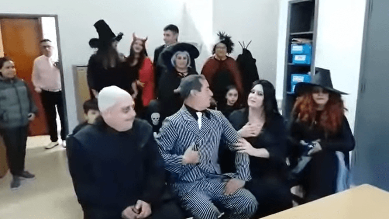 Hasta hubieron perosnas que se detuvieron a mirar