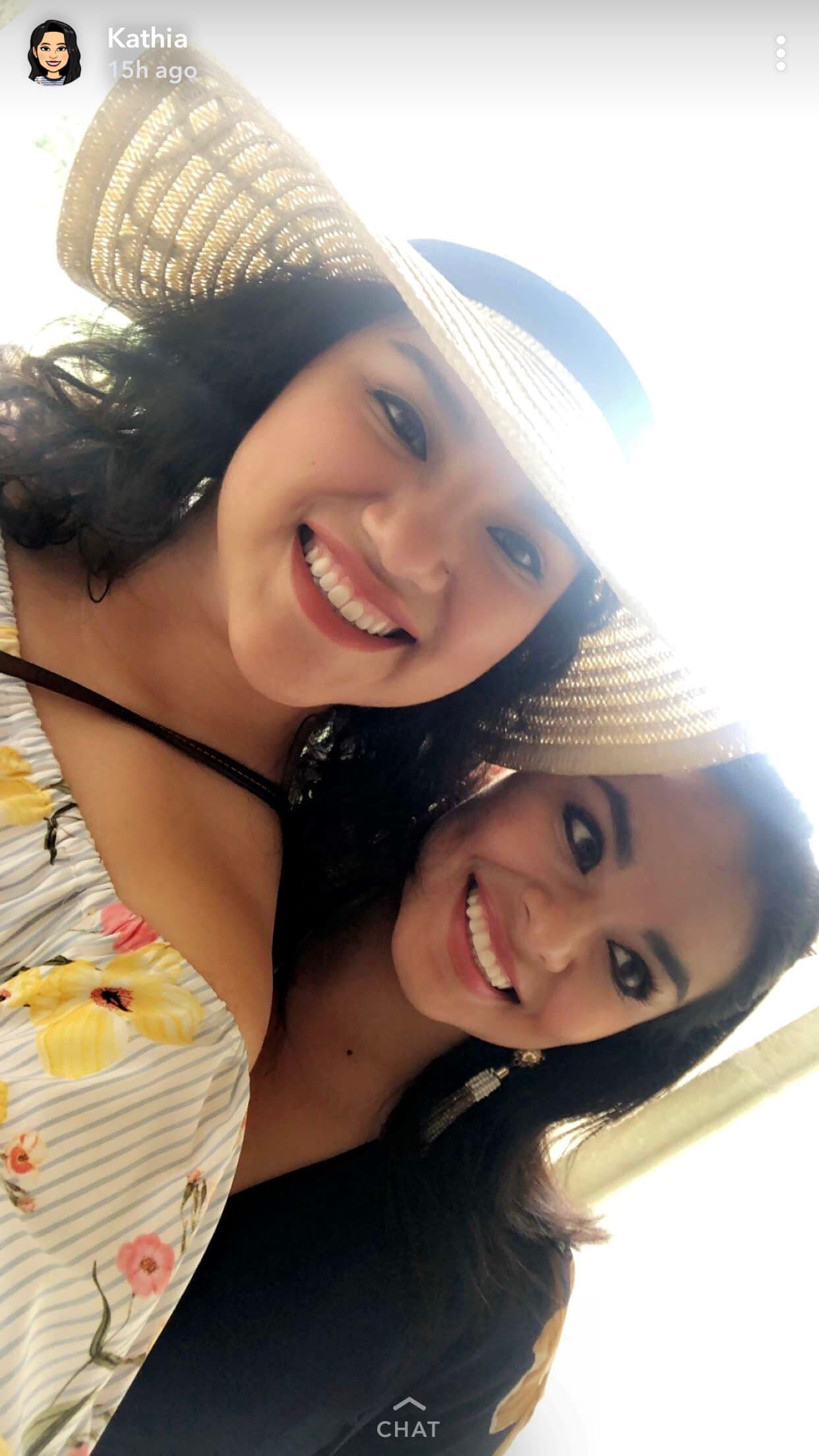 "Uno de los mejores regalos que me ha dado la vida. Mi hermana menor Kathia Cano."