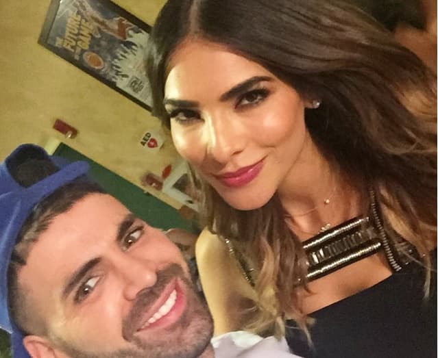 Jomari Goyso es adicto a las selfies, y Ale fue la primer famosa en posar con él.