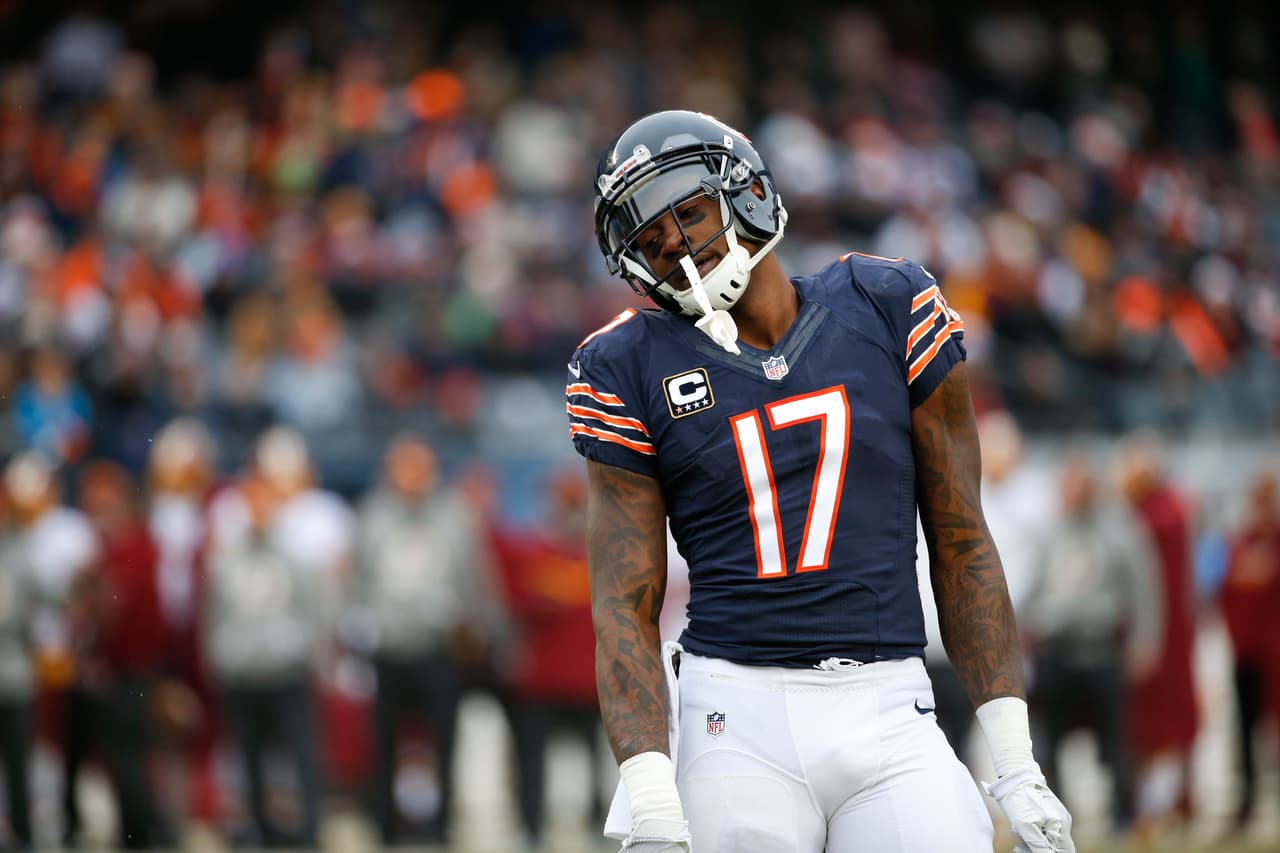 <b>2 WR </b>- 
<b><a href="http://www.univision.com/deportes/futbol-americano/national-football-league/alshon-jeffery-nuevo-receptor-de-philadelphia-eagles-video" target="_blank">ALSHON JEFFERY</a></b>: 
<i>FIRMADO POR</i>
<b> PHILADELPHIA EAGLES</b>
<br>A pesar de las preocupaciones por lesiones, una suspensión por conducta y un conjunto de habilidades medianamente incompleto, Jeffery podría convertirse en el receptor mejor pagado de la NFL. Los receptores N º 1 con una inusual capacidad de atrapar 50 de 50 balones no se vuelven disponibles muy seguido en su mejor momento.