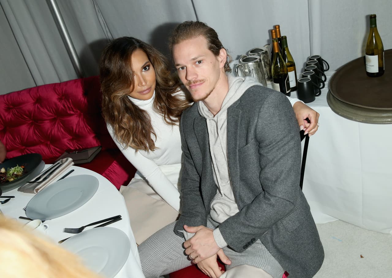Después comenzó a tener un romance con el actor 
<b><a href="https://www.univision.com/entretenimiento/chismes/naya-rivera-espera-bebe-al-lado-de-ryan-dorsey" target="_blank">Ryan Dorsey</a></b>, con quien había salido años atrás. 
<br>