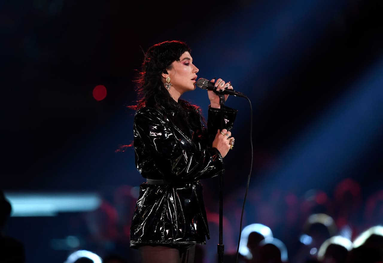 La reacción de Kesha fue contundente: apelará la decisión. En una declaración del equipo legal de la cantante, citada por Variety, se menciona que "la juez Schecter emitió fallos hoy (jueves 7 de febrero) sobre las mociones de juicio sumario en el litigio del Dr. Luke. No estamos de acuerdo con las decisiones de la corte. 
<b><a href="https://www.univision.com/musica/kesha-denuncia-chantaje-de-su-casa-discografica-fotos?related#eef74b8d0000" target="_blank">Planeamos apelar de inmediato</a></b>".
<br>