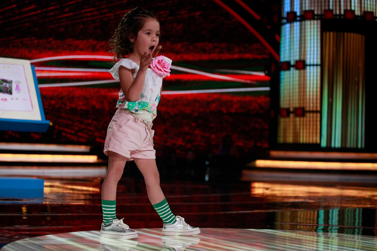 La pequeña, incrédula, compartió todas las publicaciones de los fanáticos y respondió a la búsqueda.