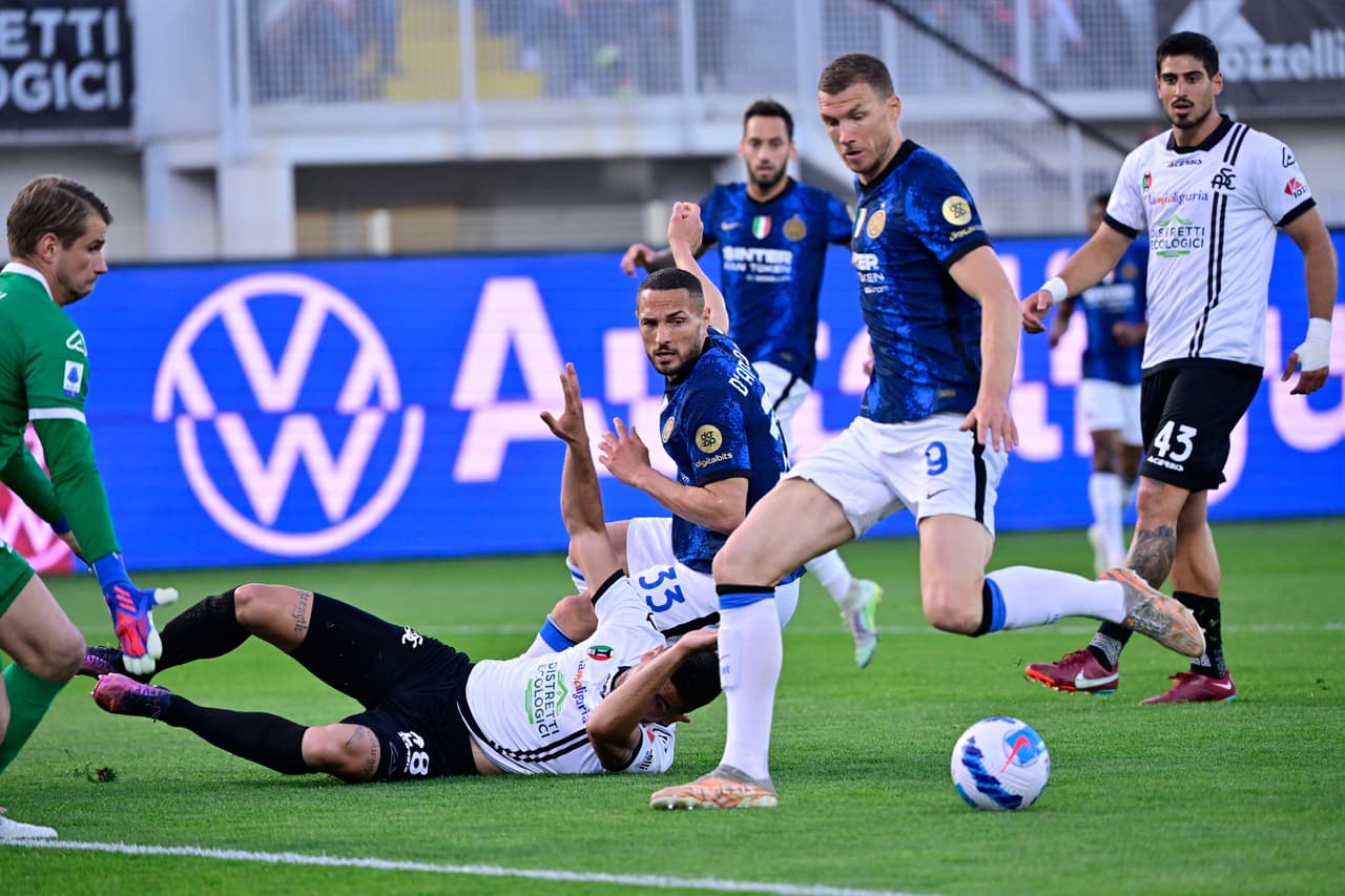 Inter se impuso 1-3 al Spezia en la Jornada 33 con goles de Marcelo Brozovic, Lautaro Martínez y Alexis Sánchez.