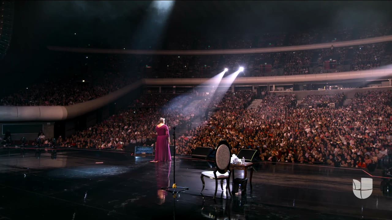 Su público, enloquecido por su regreso, la recibió con aplausos y piropos.