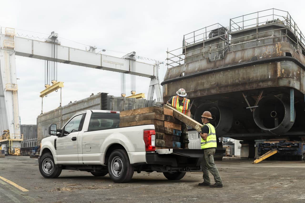 La versión básica XL de la Ford F-250 Super Duty 2017 es uno de los camiones de trabajo más populares de Estados Unidos.