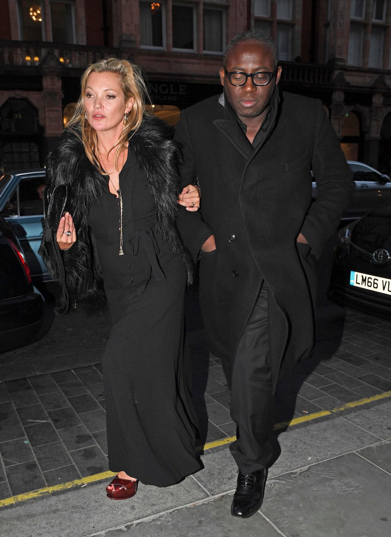 Photo © 2017 Backgrid/The Grosby Group 9 May 2017 - LONDON - UK CELEBS SEEN DINING TOGETHER AT SCOTTS RESTAURANT IN LONDON. Kate's unkempt appearance was a far cry from her usually pristine cover shoots.