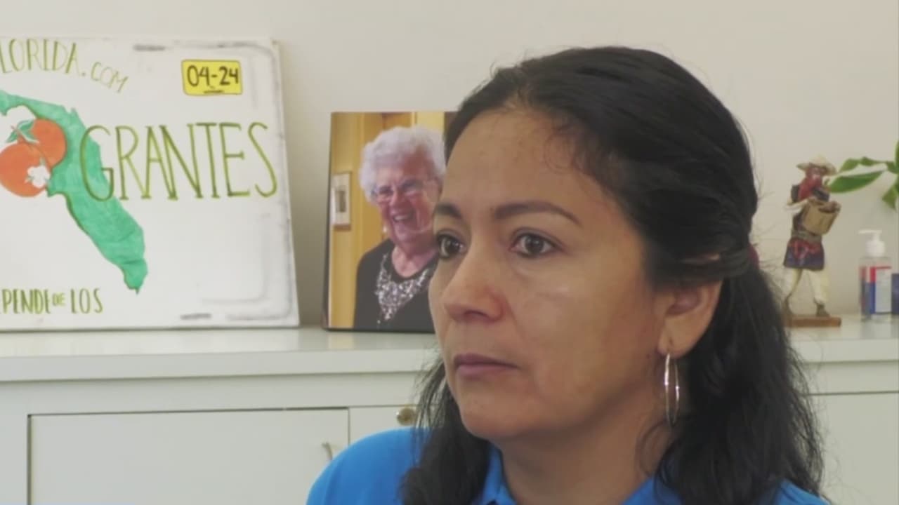 Mujer renta cuartos para sobrevivir tras el arresto de su esposo en manos de agentes de inmigración