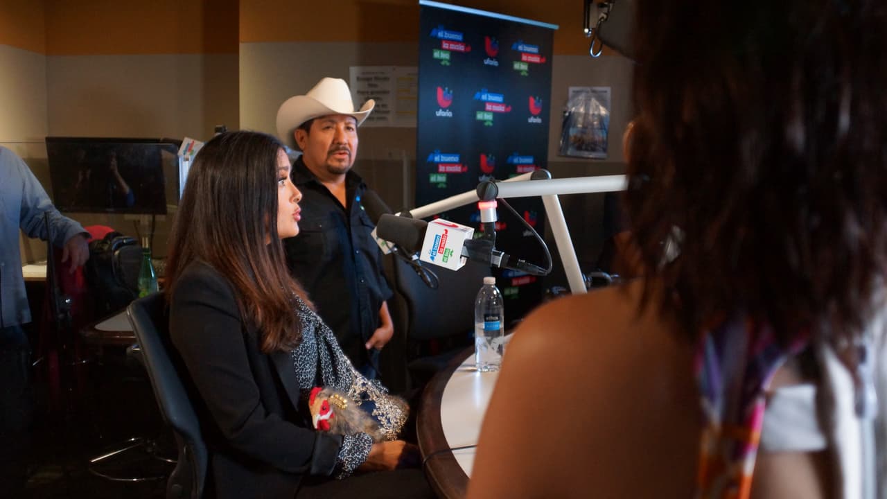 Así fue la divertida entrevista de 'El Bueno, La Mala y El Feo' con Salma Hayek.