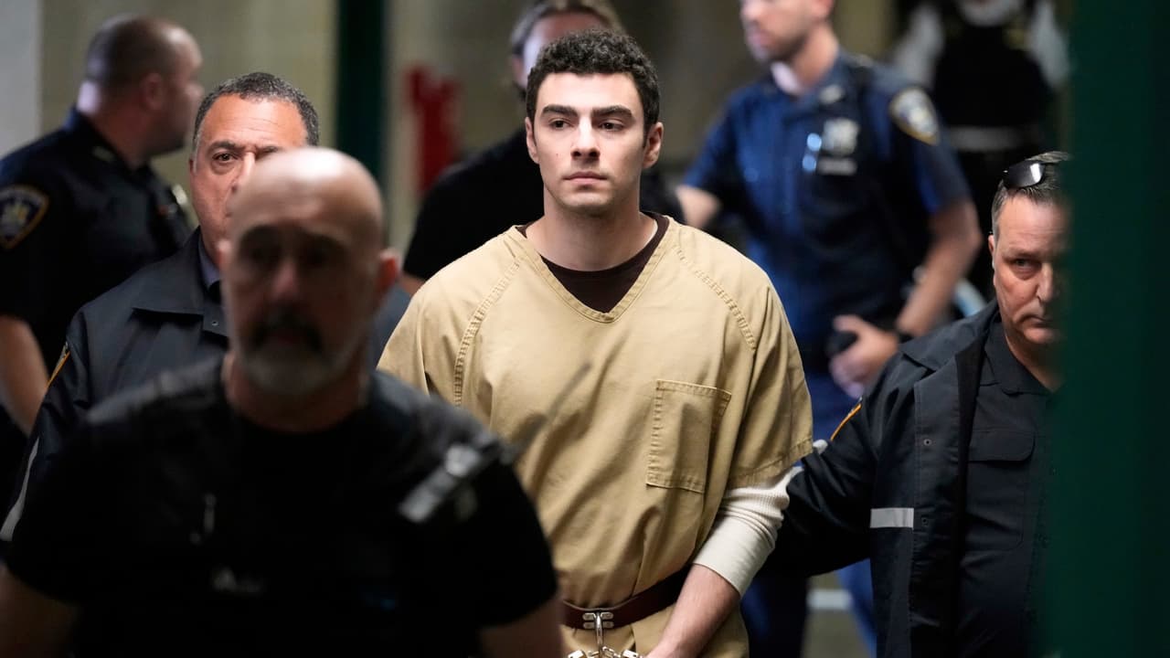 Luigi Mangione regresa a corte para audiencias clave