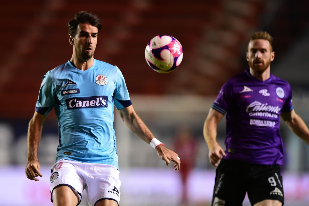 Con triplete de Camilo Sanvezzo, gol de Aristeguieta y gol de Luis Mendoza, Mazatlán cnisgue una histórica goleada sobre el Atlético San Luis.