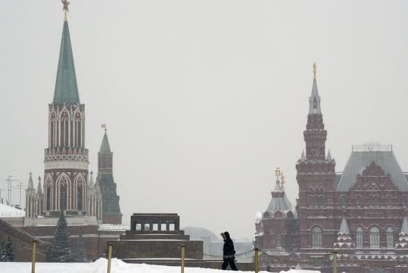 La nevada cubrió Moscú con un manto blanco.