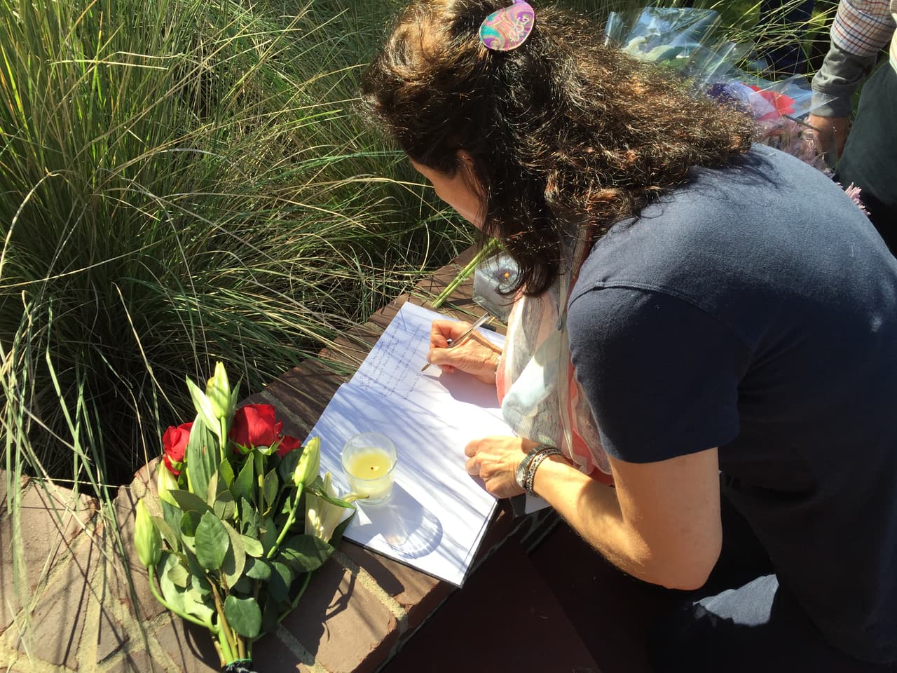 Los residentes de Houston manifestaron su rechazo ante el acto de horror cometido en Paris