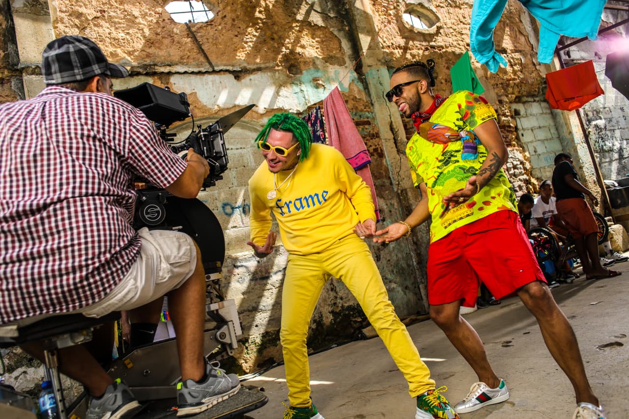 Rodrigo Rodríguez o Rodrigo Films, logró captar en el video todo lo que Lary Over tenía en su mente a la hora de pensar en el colorido video donde, por cierto, además de bellas bailarinas, participó el comediante Fausto Mata, mejor conocido como 'Boca de piano'.