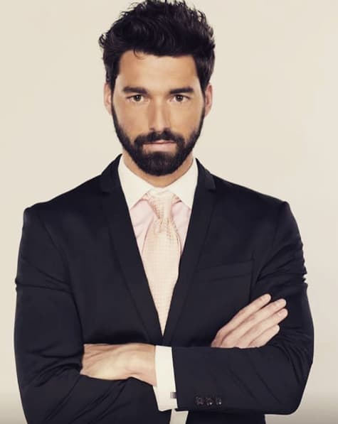 <b><a href="https://www.univision.com/novelas/enamorandome-de-ramon/gonzalo-pena-es-francisco-en-enamorandome-de-ramon">Gonzalo Peña</a></b> interpretará a 'Fernando Ruiz', quien tendrá una relación con 'Juana Bárbara'.