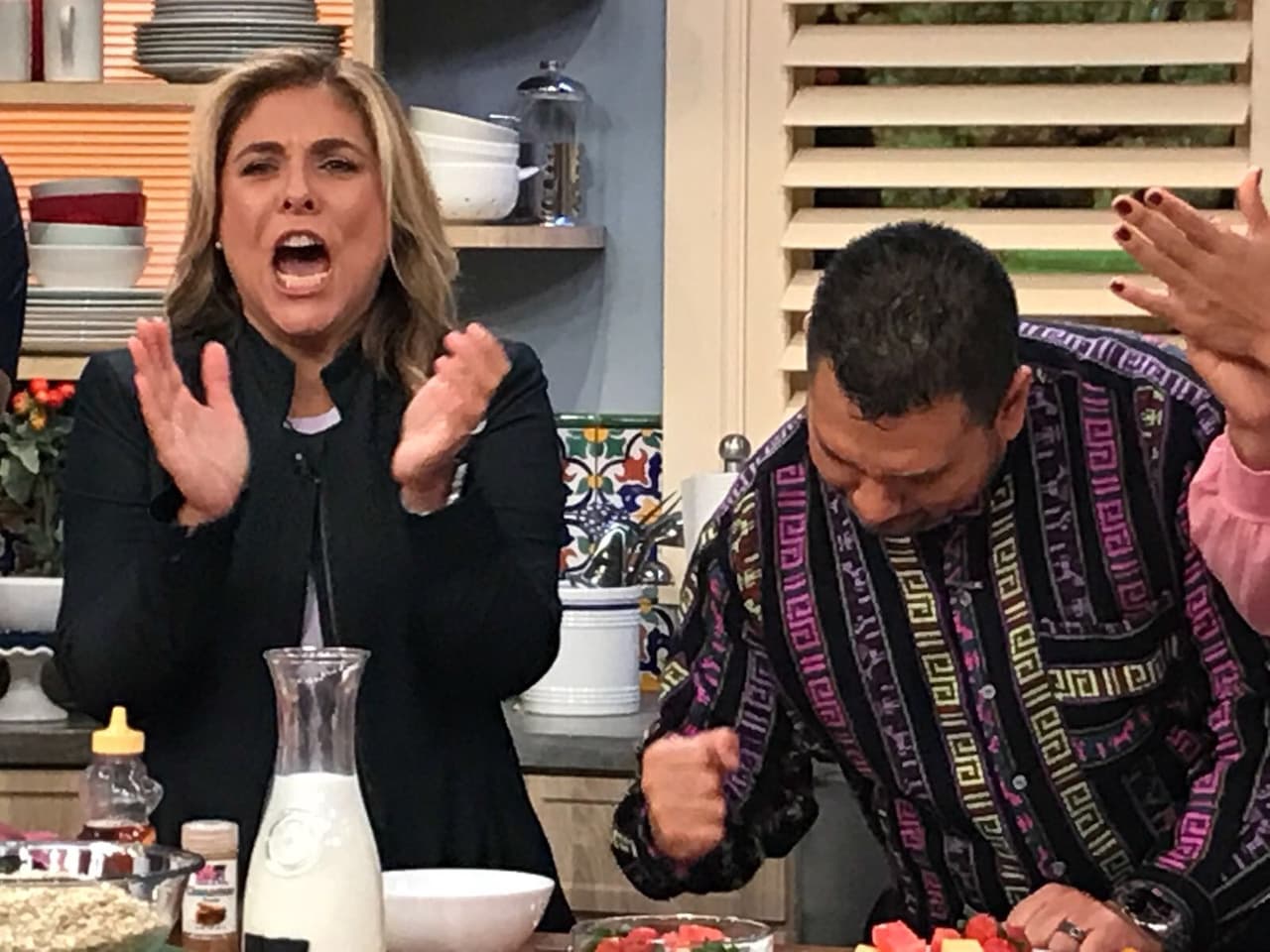 Y después de tremenda presentación, llegó la hora del primer programa de nuestros Cocineros Latinos.