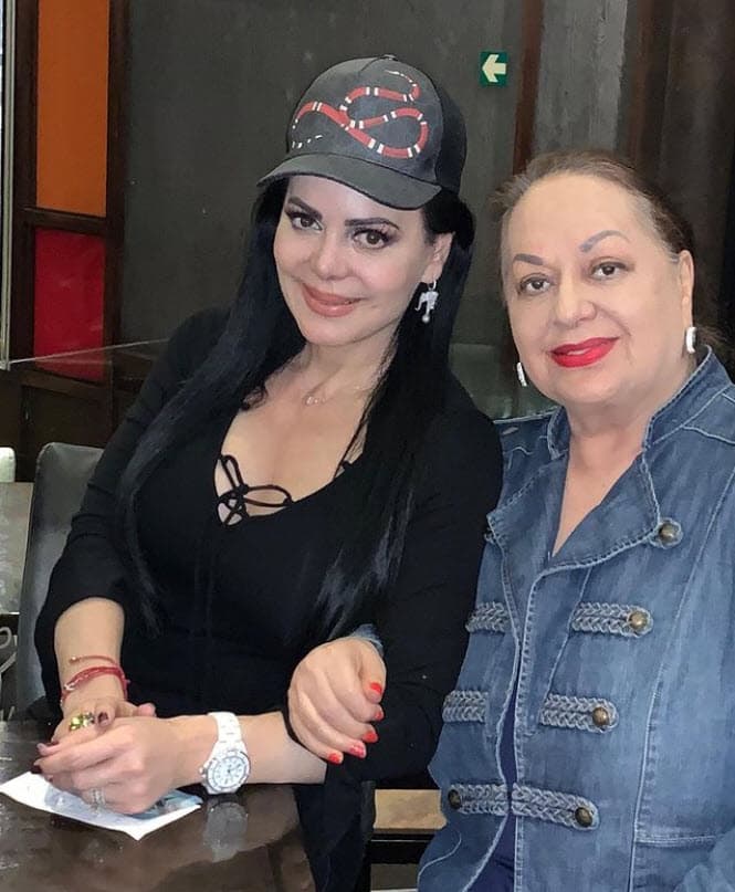 La publicación tuvo miles de 21,000 'me gusta' y cientos de felicitaciones para 'Mima', como le llama la costarricense de cariño.
<br>