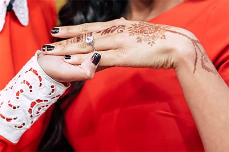 La estrella del show fue este anillo de compromiso colocado en la mano de Francisca Lachapel por su novio Francesco Zampogna la semana pasada.