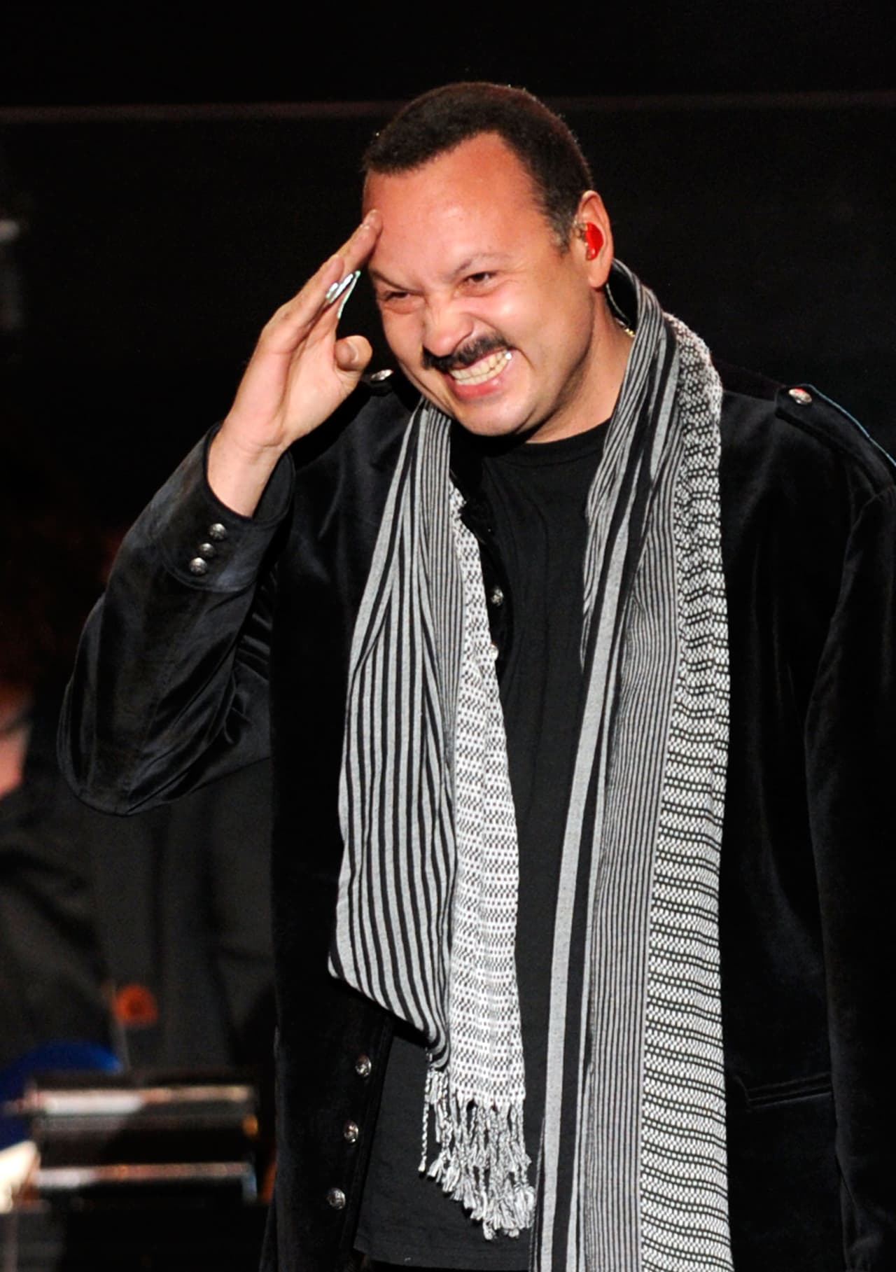 El 11 de octubre 
<b><a href="https://www.univision.com/temas/pepe-aguilar">Pepe Aguilar</a> y su esposa Aneliz Álvarez celebraron 24 años de casados</b> y el famoso cantante no dejó pasar la oportunidad de conmemorarlo, aunque casi se le olvida.
<br>
