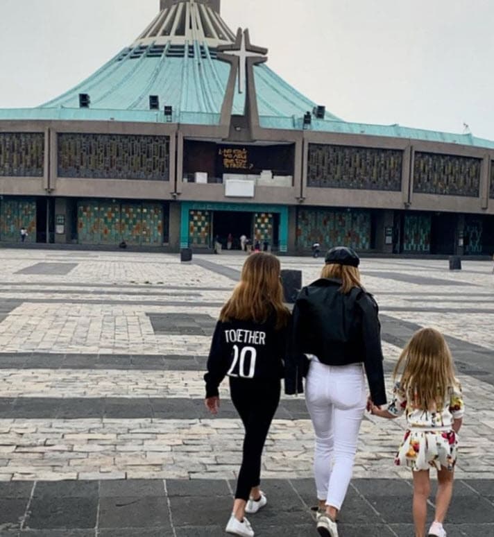 "Siempre les tengo que estar insistiendo en que hagan su carta, que es importante, porque lo dejan hasta el último día y eso a Santa Claus le complica las cosas", admitió. 
<br>