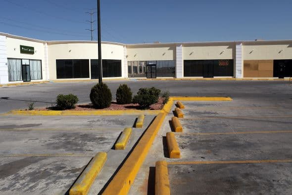 Los negocios también se han visto seriamente afectados. Nunca abren.