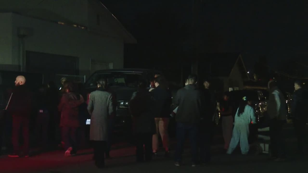 “No podre superarlo”: Realizan vigilia por latina y sus dos hijos que murieron en un incendio