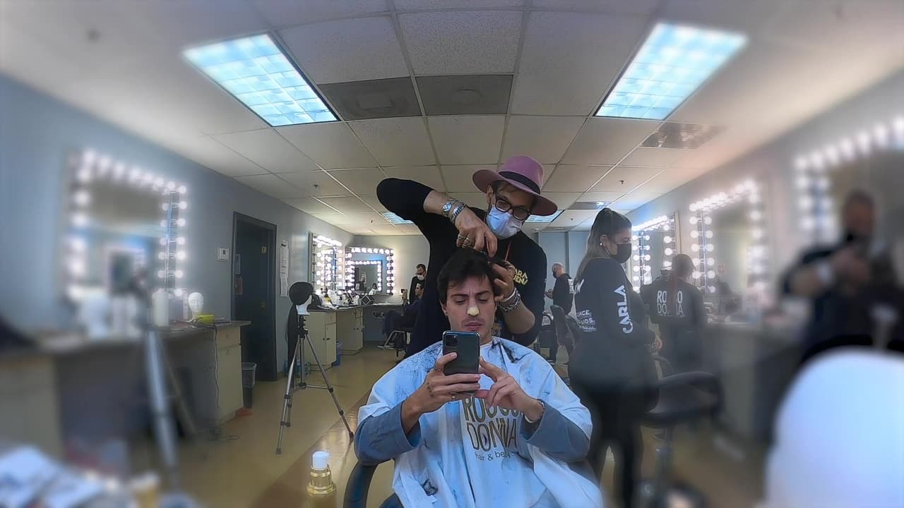 Maquillaje, peluca y lentes fueron necesarios para que Llane adoptará el look de Marc.