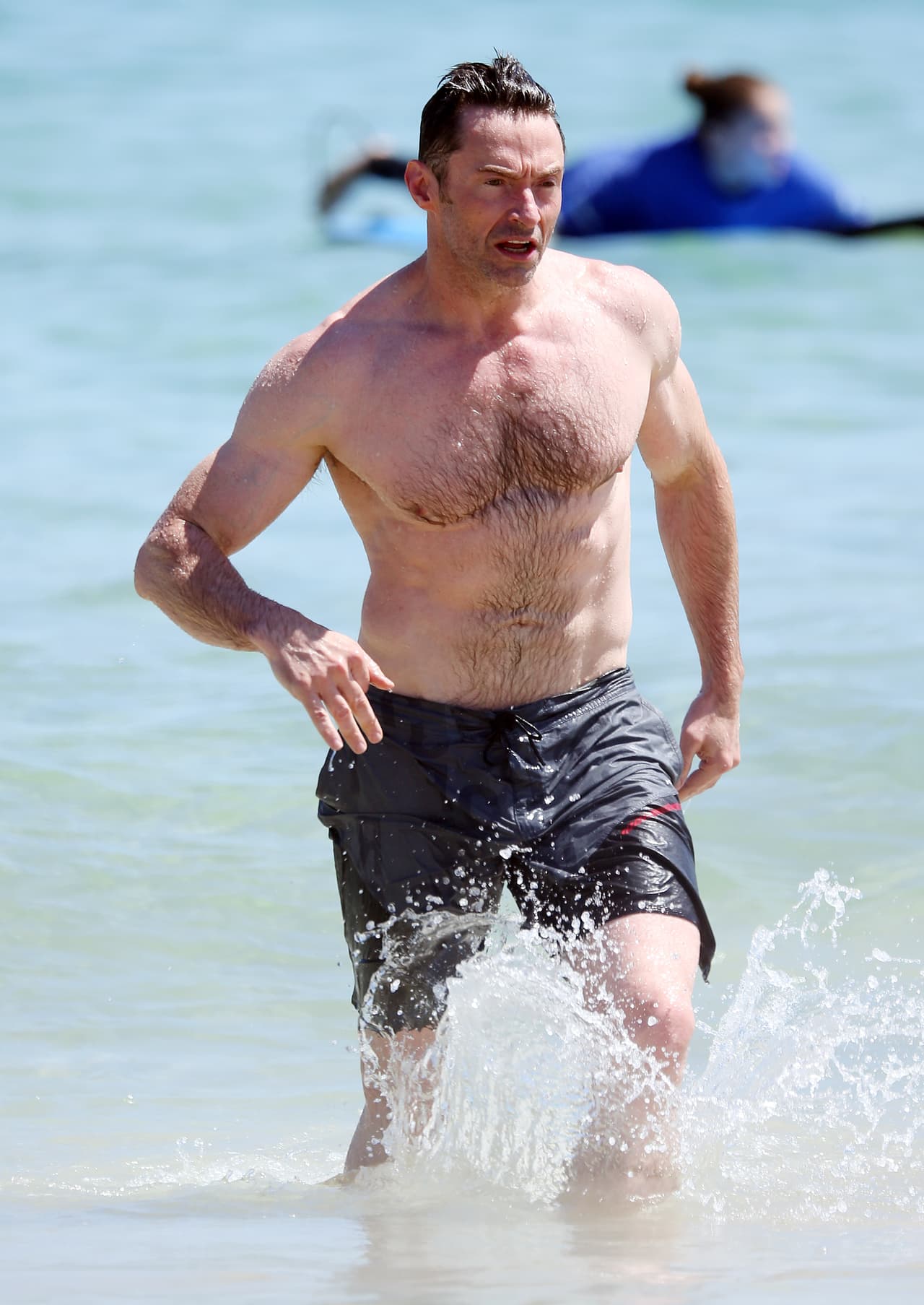 Aprovechando, por supuesto, para presumir su buen físico.