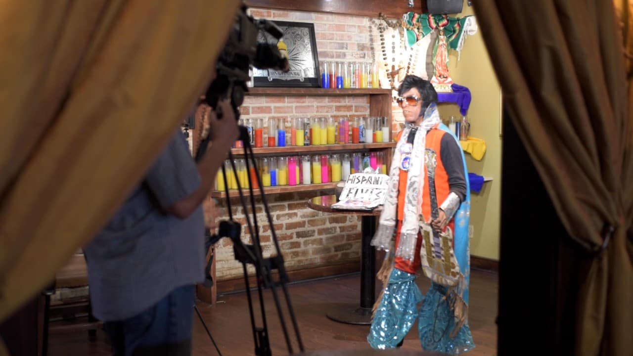 Hace año, Univision 41 lo entrevistó Esquivel se destacó en la ciudad por personificar con capas coloridas a Presley en el Market Square.