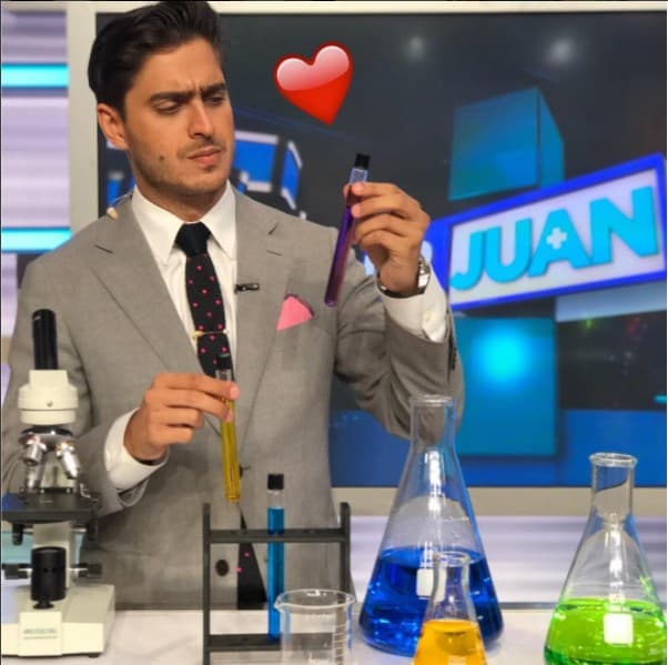 Junto al Dr. Juan, Rodolfo Landeros nos mostró su lado cómico buscando la pócima del amor eterno.