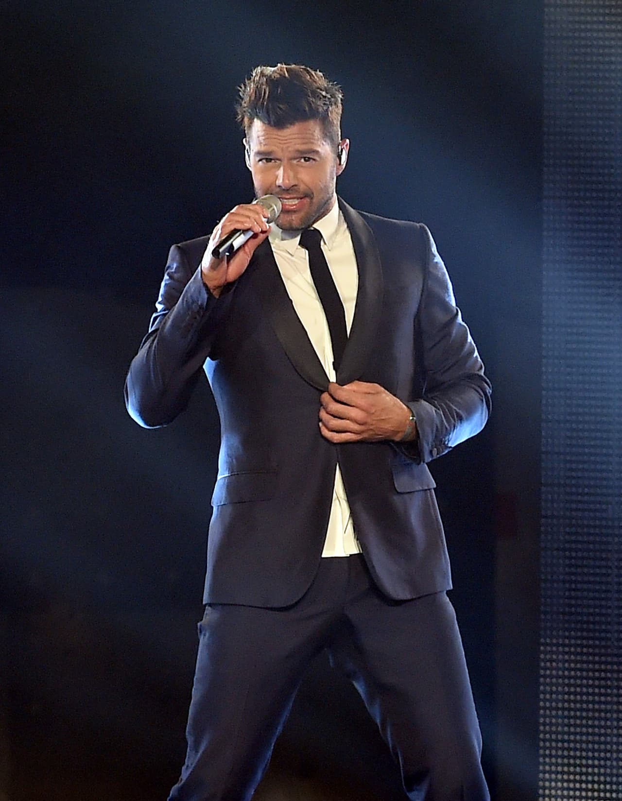 Otro que no se queda atrás es Ricky Martin, ya que él es el fundador de una organización que apoya a la niñez y condena la trata de blancas.