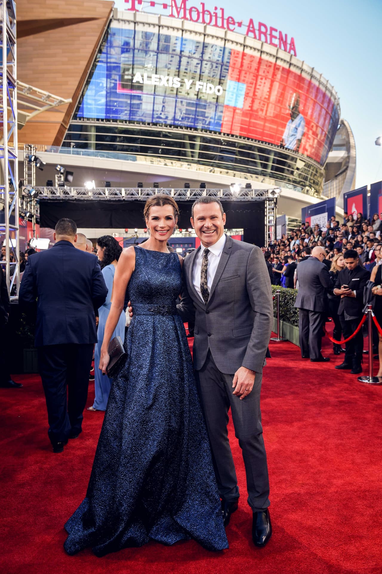 Y lo hizo, por supuesto, del brazo de su amada Cristina Bernal.