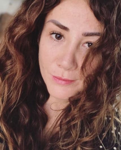 "[...] Obviamente hay gente más joven que te viene pisando los talones, y pues son rachitas que pasan en la vida y sí me tocó fuerte... Sí hacía cosas muy chiquitas, pero al final no tenía como la oportunidad de regresar a la pantalla [...]", continuó.