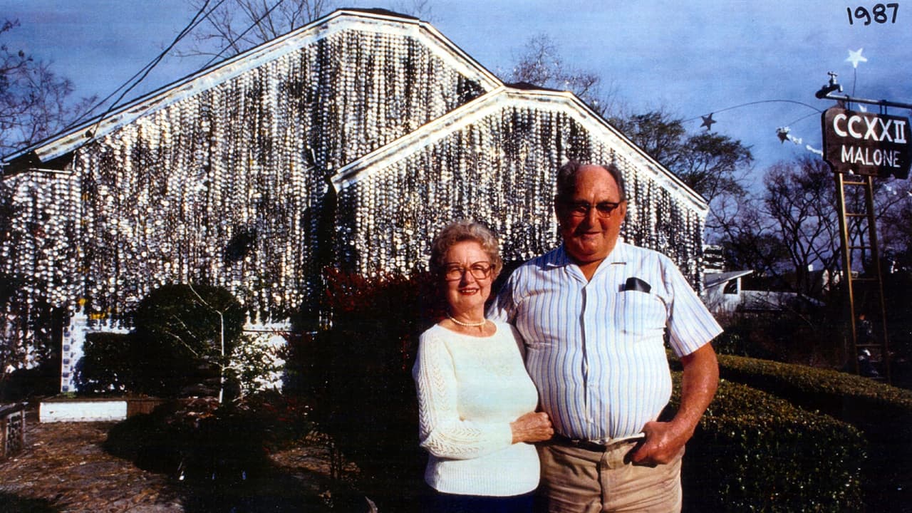 John y su esposa Mary vivieron en la casa el resto de sus vidas, criando a tres hijos: Marcia, Ronald y Guy.