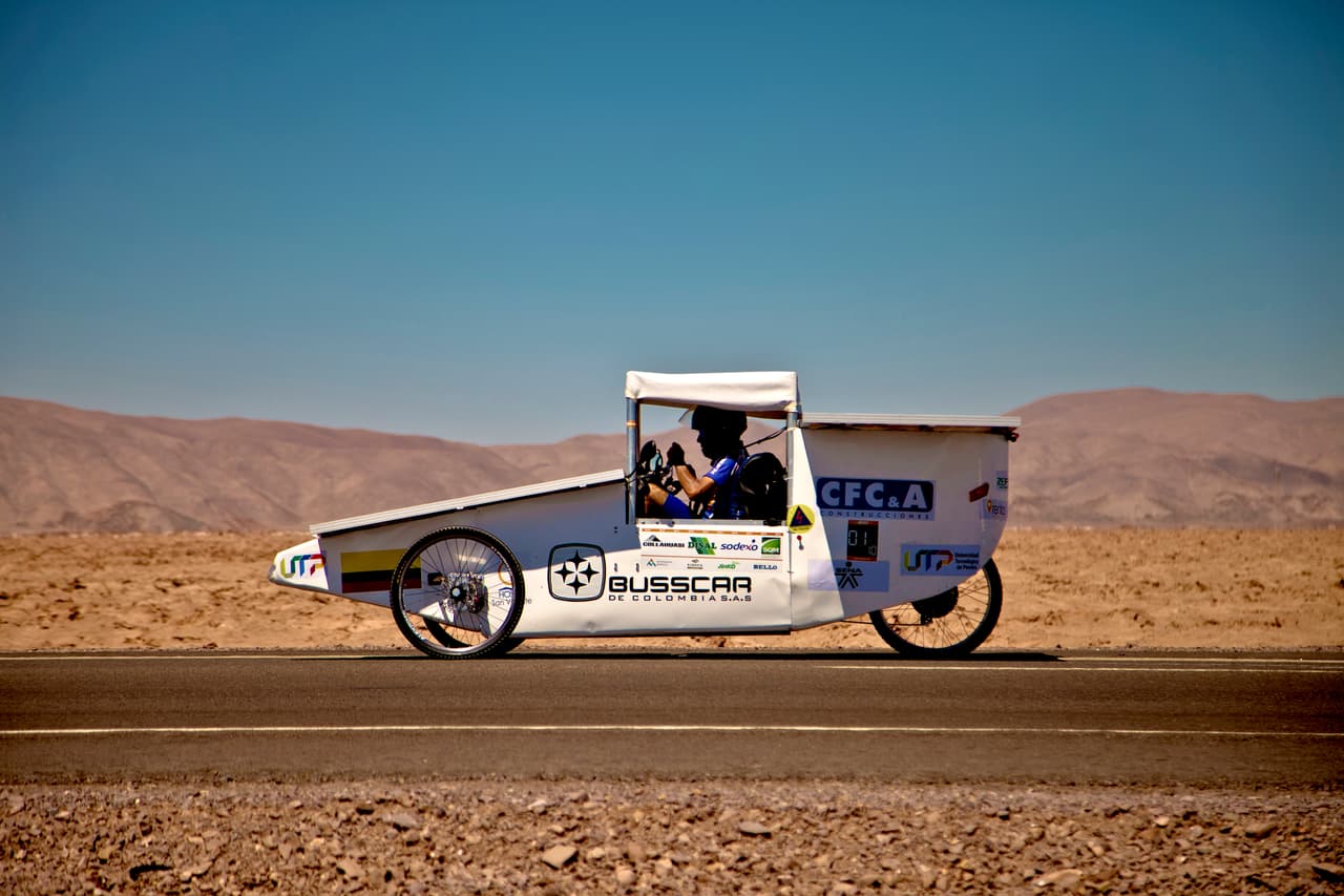 La carrera por conseguir un auto 100% solar