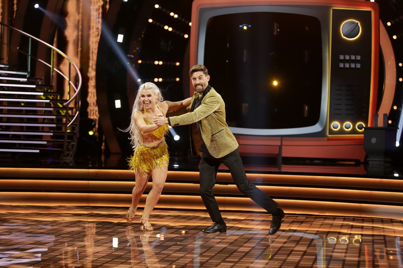 El exigente juez y coreógrafo fue el primero en felicitar a Adrián por su desempeño en la pista y aseguró estar frente a uno de los competidores más fuertes de esta temporada.