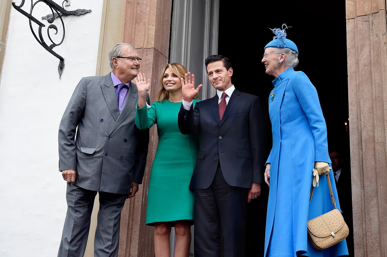 Emulando un estilo muy propio de la realeza, con cercanías a las siluetas y líneas que suele usar la Reina Letizia de España, Rivera eligió un traje verde para la recepción de bienvenida de la Reina Margarita y su esposo.