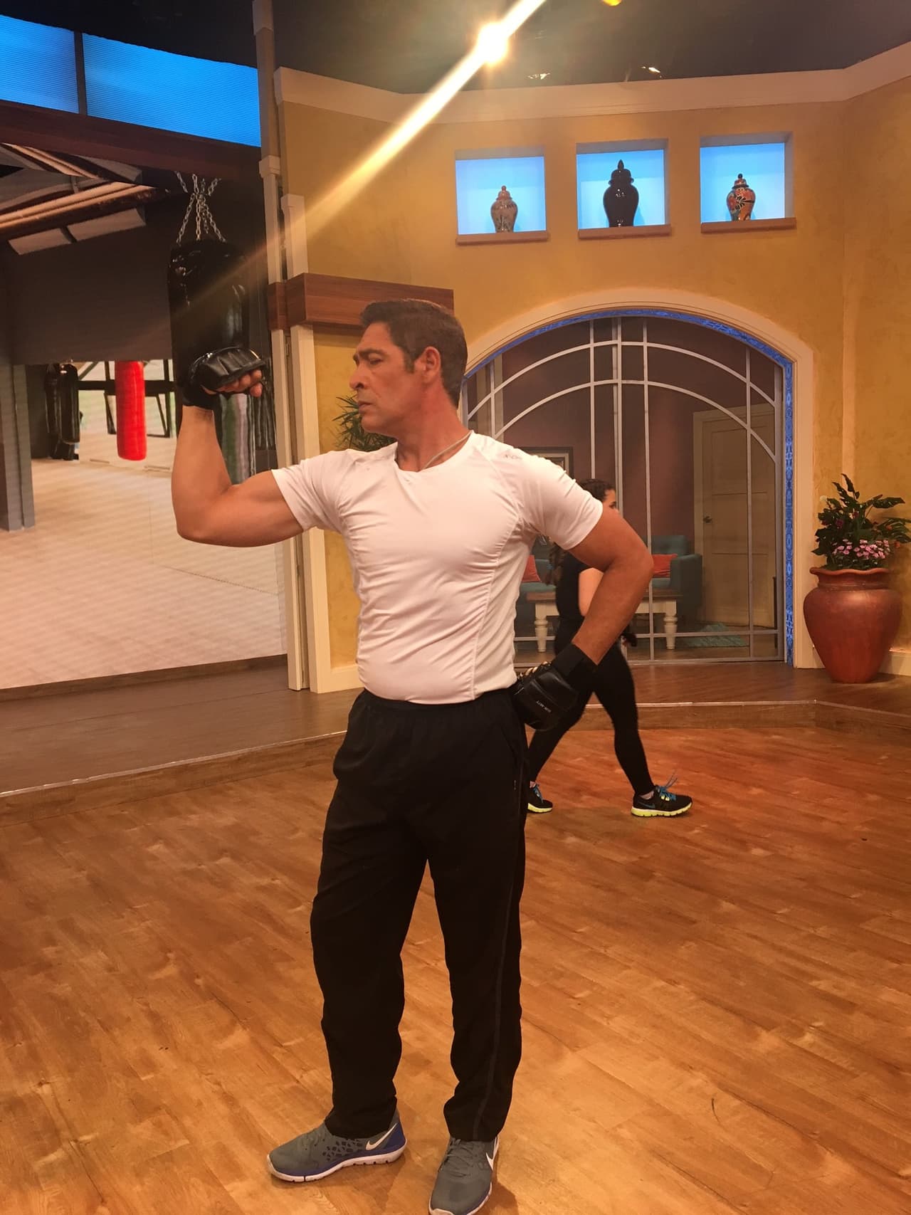 ¿Qué tal los músculos de Johnny Lozada?