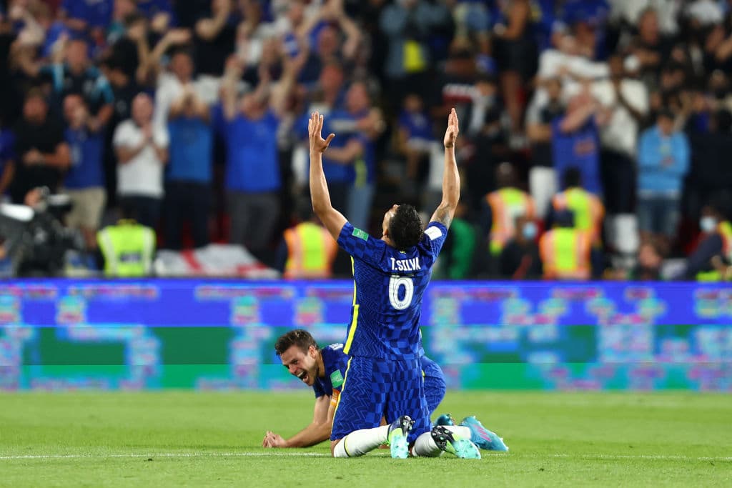 Tras el empate 1-1 en los 90 minutos reglamentarios, el juego pasó a los tiempos extras donde el Palmeiras se descuida al minuto 114 cometen un penal, Kai Havertz no perdona y el Chelsea termina venciendo 2-1 al Palmeiras.