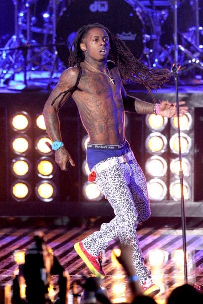 6. LIL WAYNE- Para este rapero de Nueva Orleans las presentaciones no fueron el rubro con el que pudo captar más ingresos; sin embargo, su venta de discos y descargas digitales le permitieron colocarse en el sexto puesto de esta lista con $87.6 millones de ingresos.