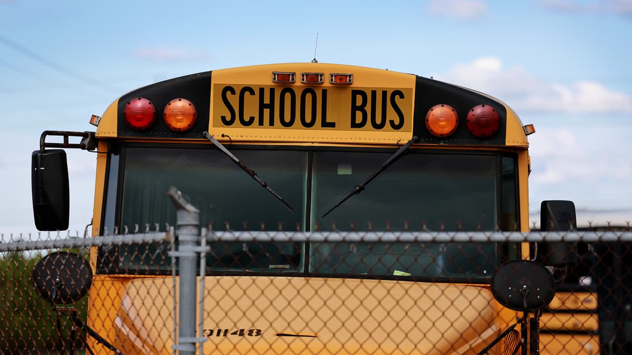 Instalarán cámaras de seguridad en autobuses escolares para detectar conductores imprudentes: evita sanciones