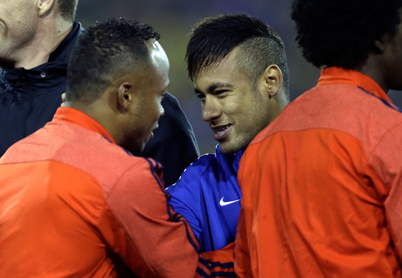 Zúñiga y Neymar se vieron y se saludaron amablemente en la Copa América de 2015 y parecía que la animadversión entre ambos equipos habían quedado en el pasado.