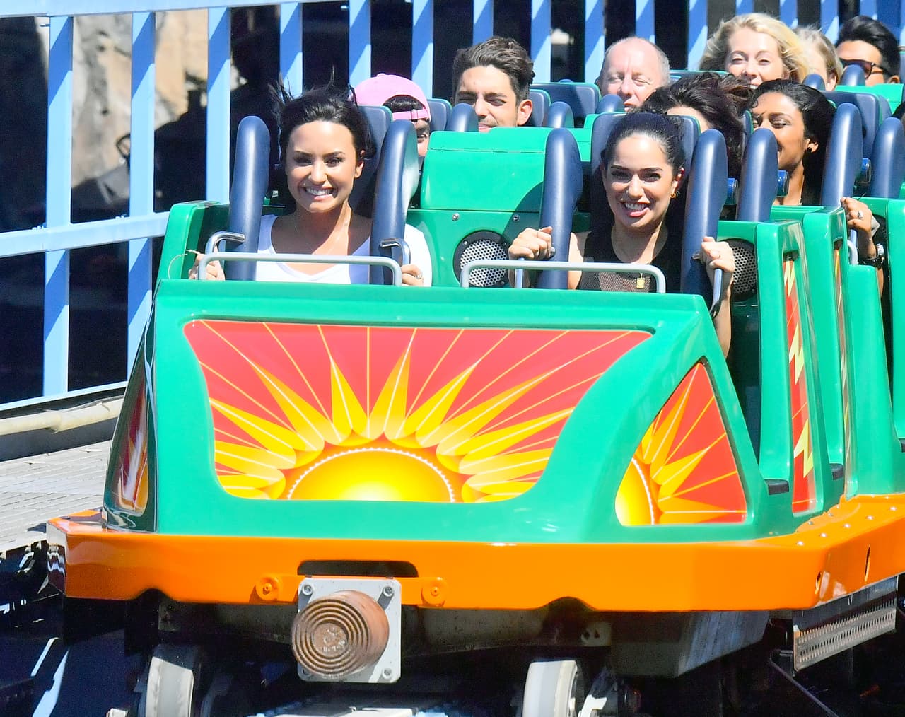Photo © 2017 Mega/The Grosby Group EXCLUSIVE Los Angeles, CA September 11, 2017 Demi Lovato holds hands with a mystery woman while spending a happy day a Disneyland gets photobombed by Donald Duck. Demi and her new lady walked hand in hand all day Long as they enjoyed a day. they were seen riding the California screaming rollercoaster. Demi looked extremely happy.
