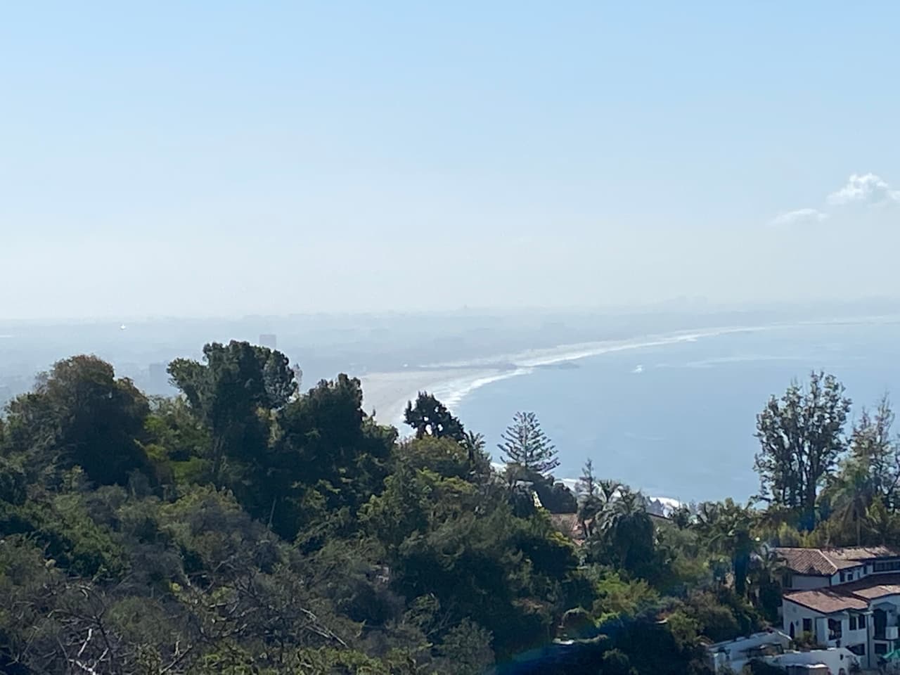 Los largos días del verano no te alcanzarán para disfrutar de los hermosos senderos en Los Ángeles y Los Leones Canyon es uno de ellos.