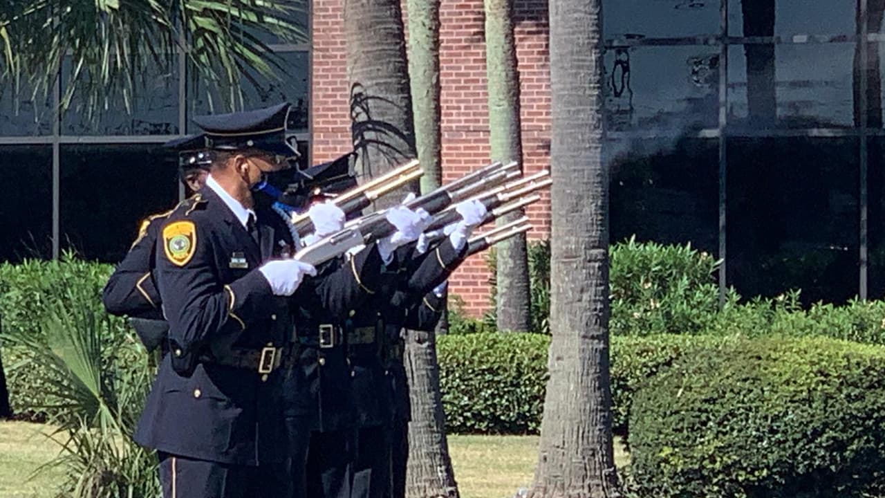 Robert Soliz, de 24 años, ha sido arrestado como sospechoso de disparar y matar al sargento Ríos.