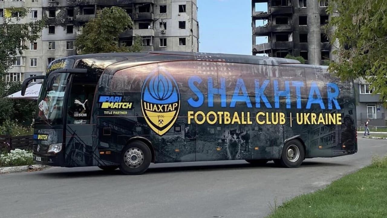 Shakhtar muestra horrores de la guerra en su autobús
