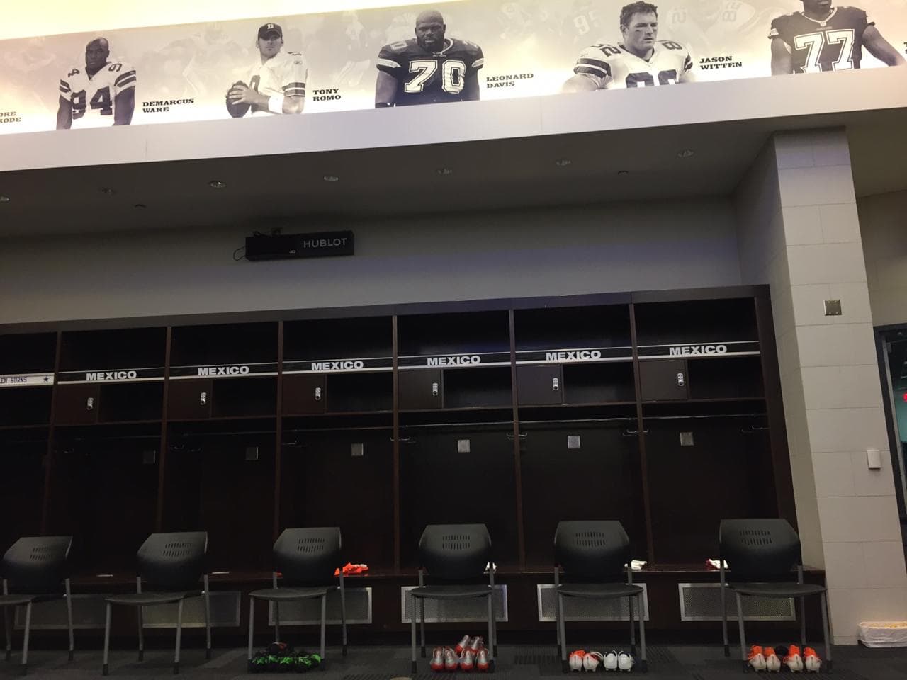 El primer equipo diferente en ocupar el camerino de los Dallas Cowboys es la Selección Mexicana en el AT&T Stadium, previo al amistoso contra Ecuador camino a la Copa Oro.