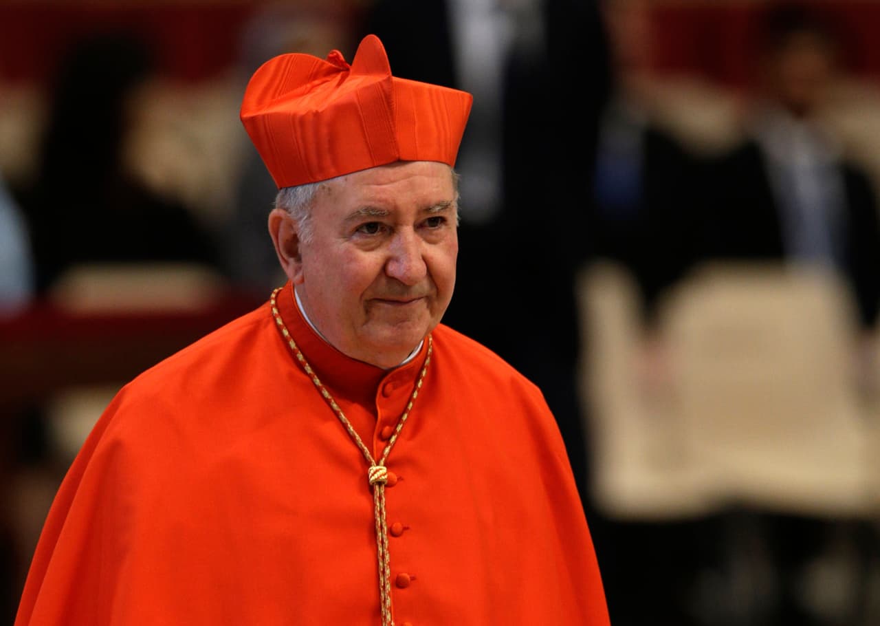 El Papa "reacciona" y saca a tres altos consejeros, entre ellos al cardenal de Santiago, acusados de encubrir abusos sexuales