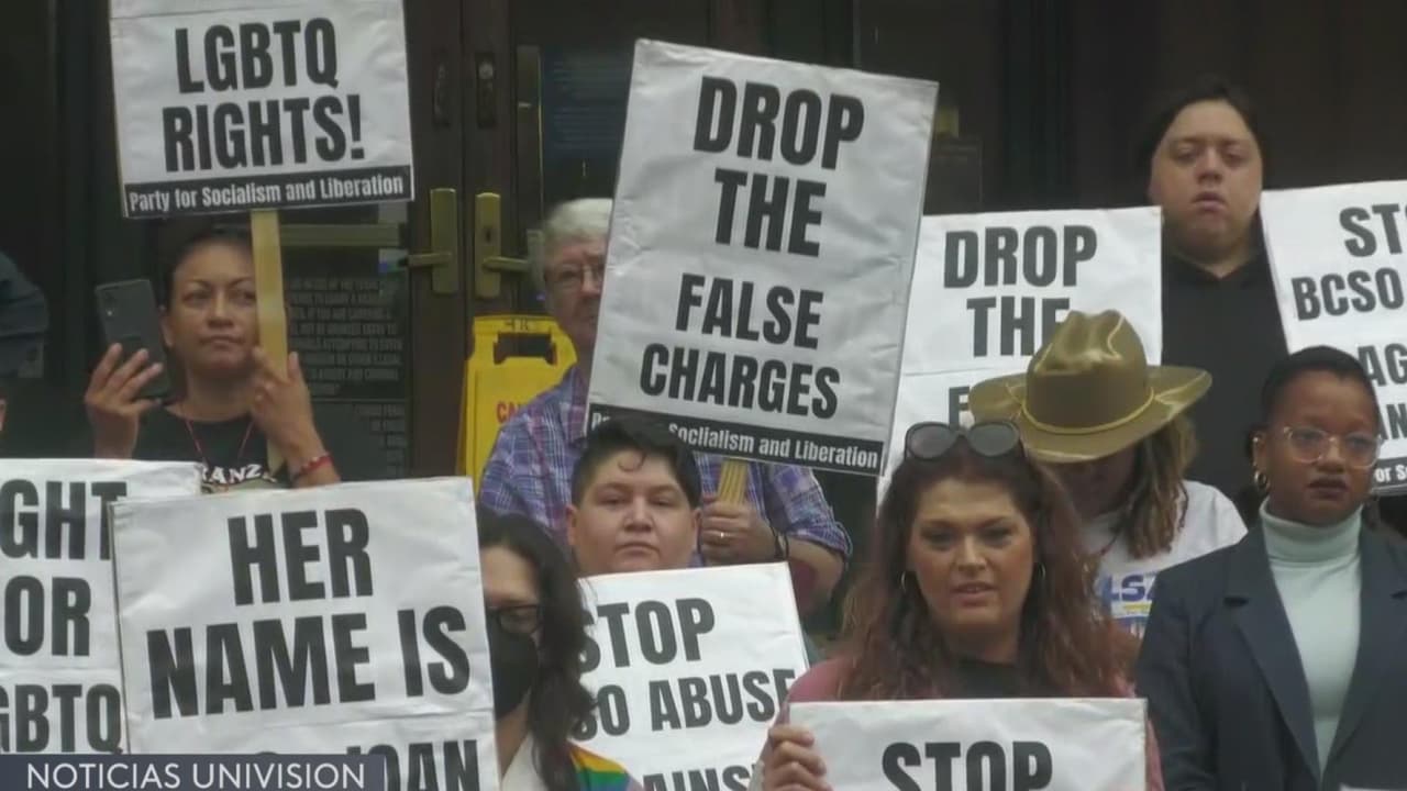 Protestan para pedir se retiren los cargos falsos contra Joan Simoncelli